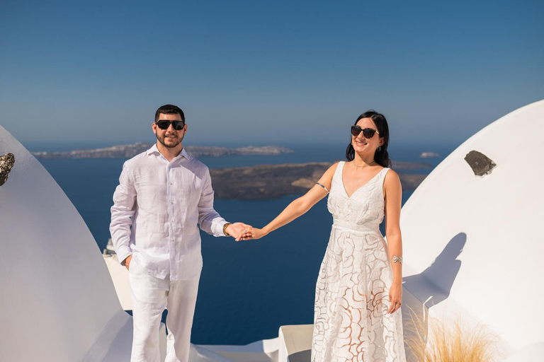 Santorini: Couple Family Photoshoot with Pickup