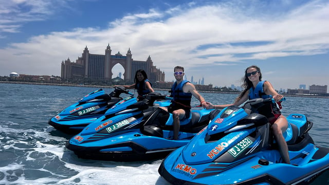 DUBAI: BURJ AL ARAB, ATLANTIS E LA PALMA AVVENTURA IN MOTO D&#039;ACQUA.