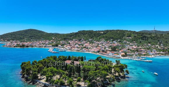 Zadar: Inselhopping-Tour Schwimmen und Schnorcheln mit Getränken Zadar: Inselhopping-Tour Schwimmen und Schnorcheln mit Getränken