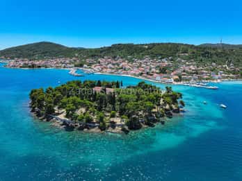 Zadar: Inselhopping-Tour Schwimmen und Schnorcheln mit Getränken