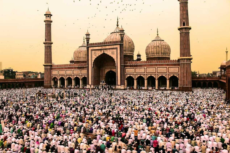 A full-day tour of Old & New Delhi Monument Express Entry