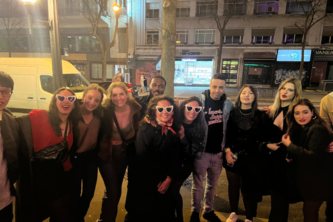 Paris: City Center Guided Pub Crawl with Shots &amp; Club Entry