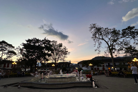 Medellín: 2-Day Jardín and Tapartó Tour with Accommodation