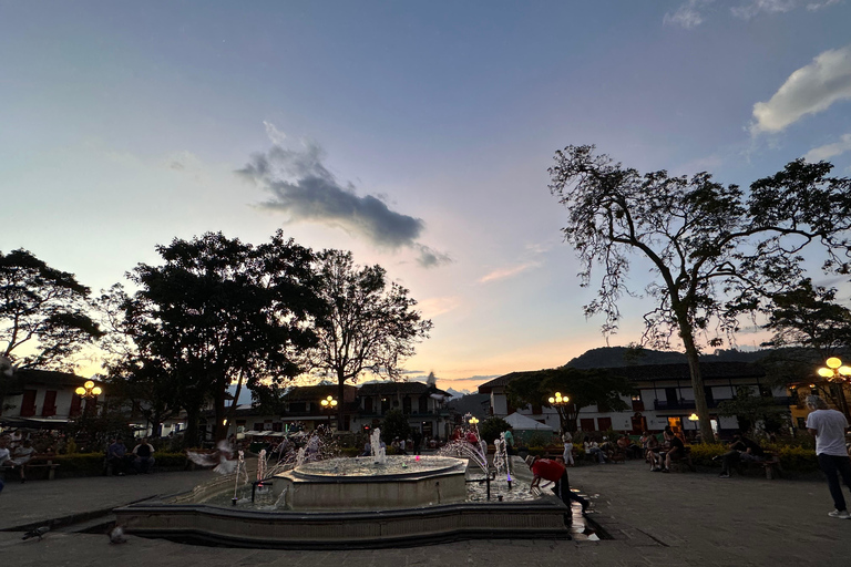 Medellín: 2-Day Jardín and Tapartó Tour with Accommodation