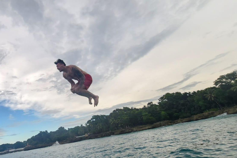 Puerto Plata: Party Catamaran to Sosua Bay Puerto Plata: Party Boat Catamaran to Sosua Bay