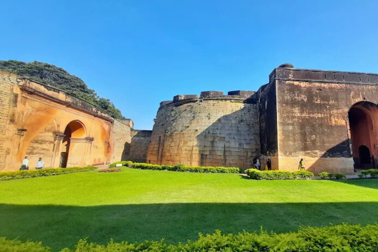 Bengaluru: Fort Guided Tour with Entry Ticket