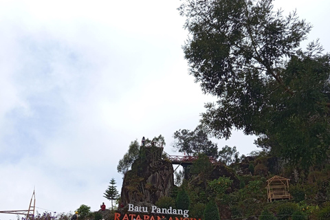 从日惹出发的日出西库尼尔山和迪恩高原之旅从日惹到日出 Sikunir 和 Dieng 高原之旅