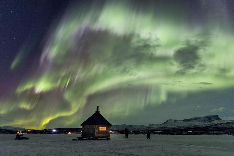 Abisko: Private Northern Lights Tour with Photos
