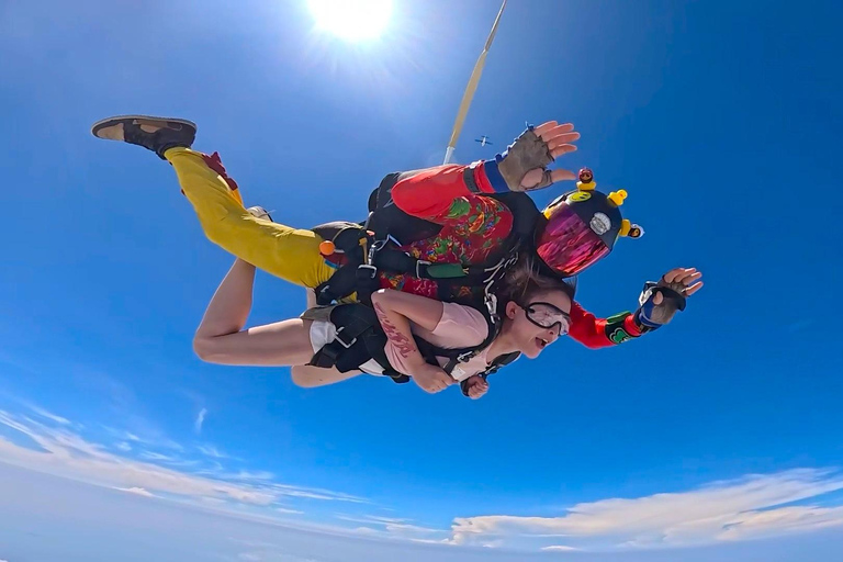 Pattaya-Bangkok Tandem Skydive with Ocean Views VIP Package