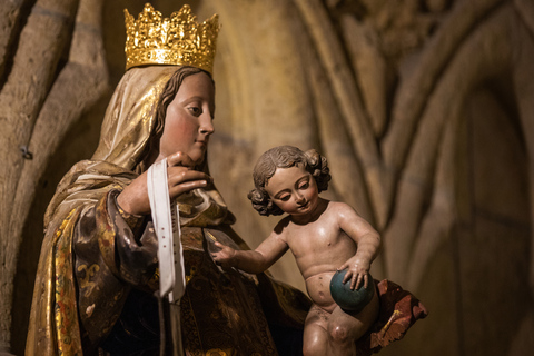 León: Exterior and Interior Cathedral Walking Tour