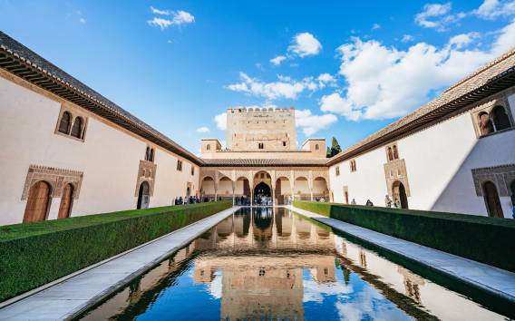 Granada: Alhambra- & Stadtzentrumsführung mit Tickets