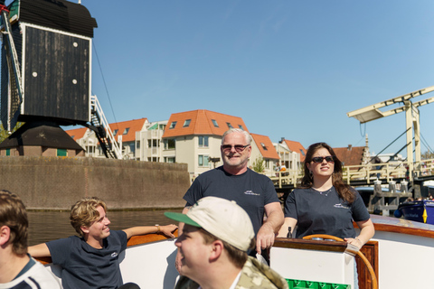 Leiden: Guided City Canal Cruise
