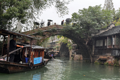 From Hangzhou: 5-Day Tour to Shanghai with Cruise & Lunches
