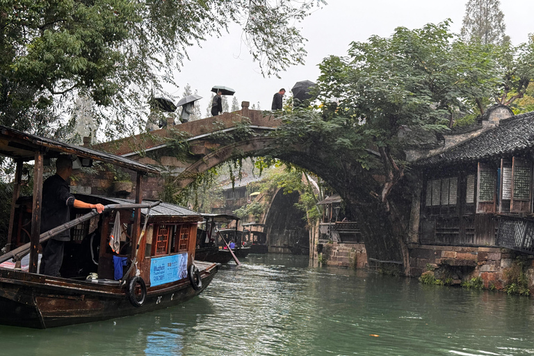 From Hangzhou: 5-Day Tour to Shanghai with Cruise & Lunches