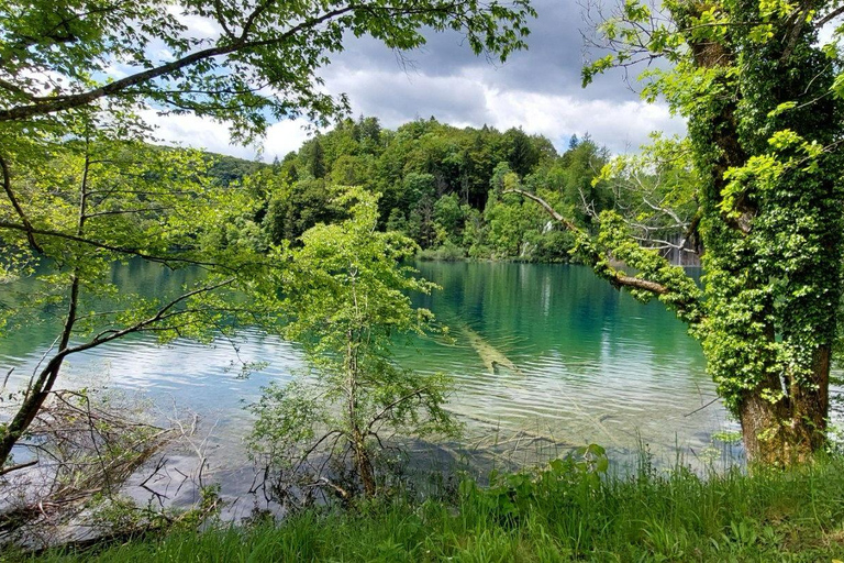 From Zadar: Plitvice Lakes Guided Day Tour and Boat Ride From Zadar: Plitvice Lakes Day Tour, Simply and Safe Tour