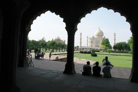 Taj Samma dag med lokalflyg från Mumbai