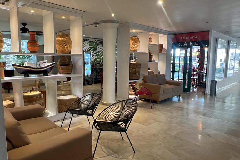 Cartagena : Journée piscine à l'hôtel Playa Club face à la mer à Bocagrande