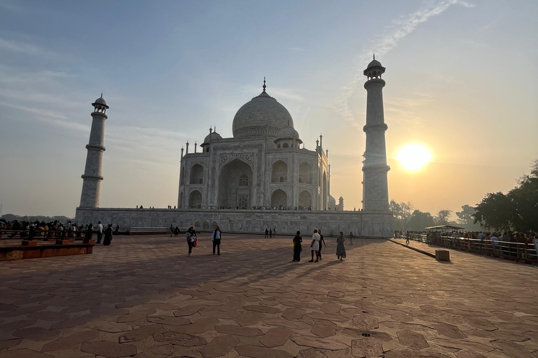 From Delhi : Agra Same Day Trip by Gatimaan Express