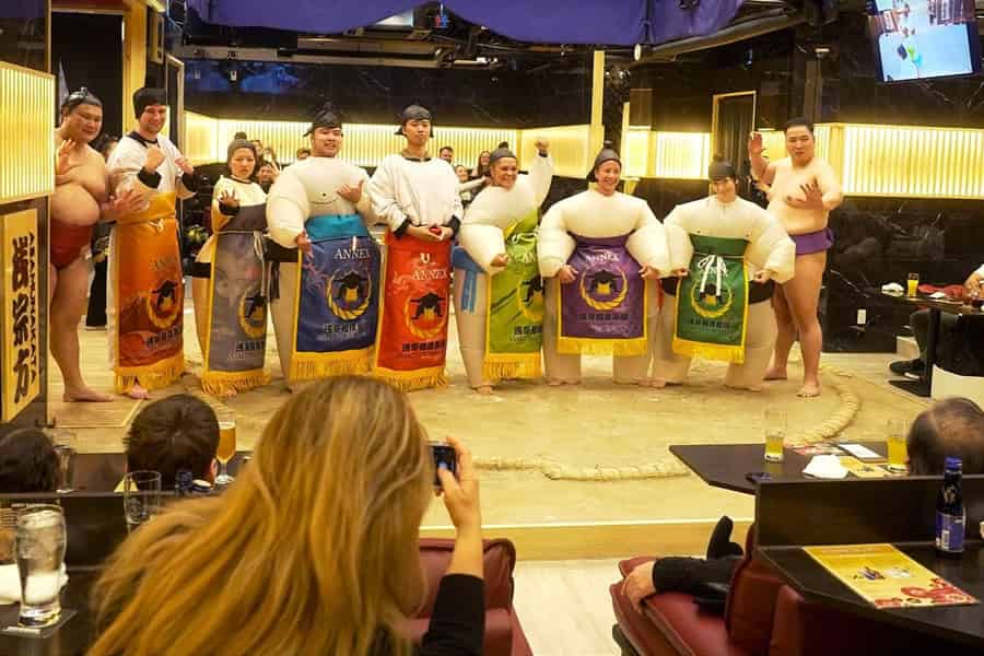 Tokio: Luxus-Sumo-Show-Erlebnis & japanische Küche & Getränke. Foto: GetYourGuide Tokio: Luxus-Sumo-Show-Erlebnis & japanische Küche & Getränke. Foto: GetYourGuide