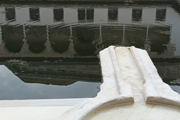 Granada: Alhambra, Alcazaba, and Nasrid Palaces Tour GRANADA. Alhambra with Nasrid palaces, Generalife, Alcazaba