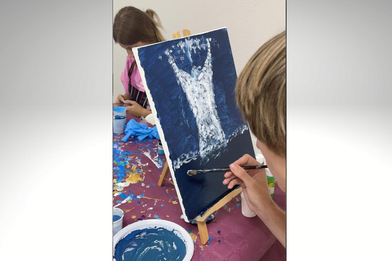 Alicante: Kunsttherapie-Workshop „Wein &amp; Malen”Alicante: Kunsttherapie-Workshop „Wein &amp; Malen“