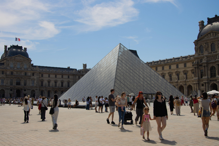 Paris: Louvre Museum Reserved Entry with Host or Guided Tour Louvre Museum Reserved Entry with Host (No Guided Tour)