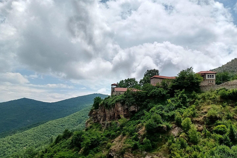 Krusevo, il monastero di Zrze e il villaggio di Babino da Skopje