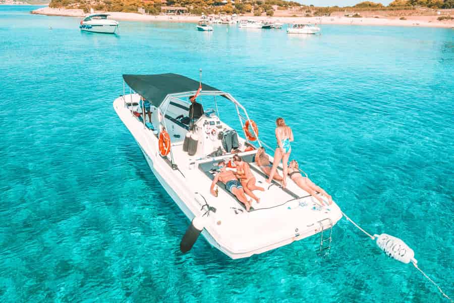 Split/Trogir: Halbtägiges Schnellboot-Abenteuer zu 3 Inseln. Foto: GetYourGuide Split/Trogir: Halbtägiges Schnellboot-Abenteuer zu 3 Inseln. Foto: GetYourGuide