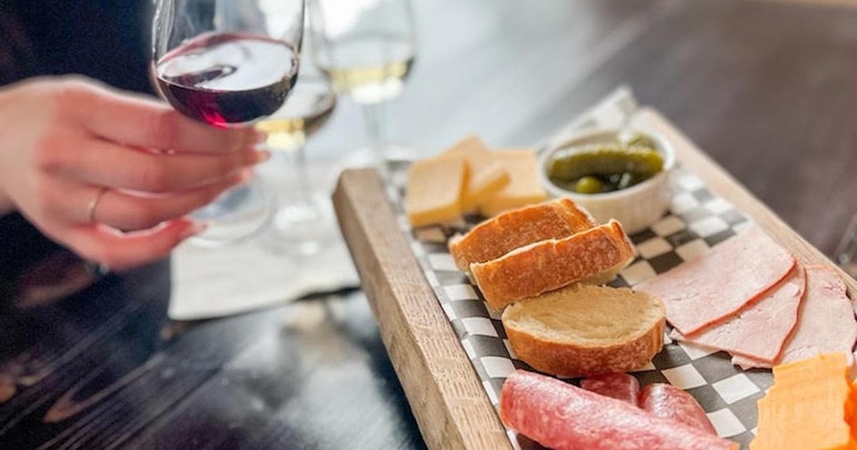 NiagaraontheLake Wine & Charcuterie Tour with Tastings GetYourGuide