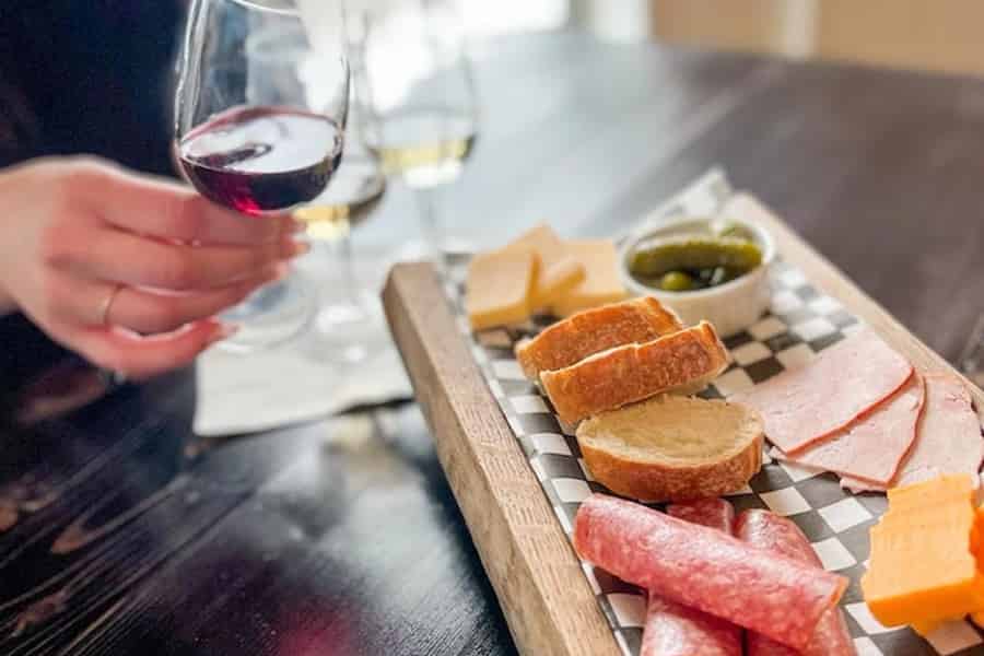Niagara-on-the-Lake: Wein & Charcuterie Tour mit Verkostungen. Foto: GetYourGuide Niagara-on-the-Lake: Wein & Charcuterie Tour mit Verkostungen. Foto: GetYourGuide