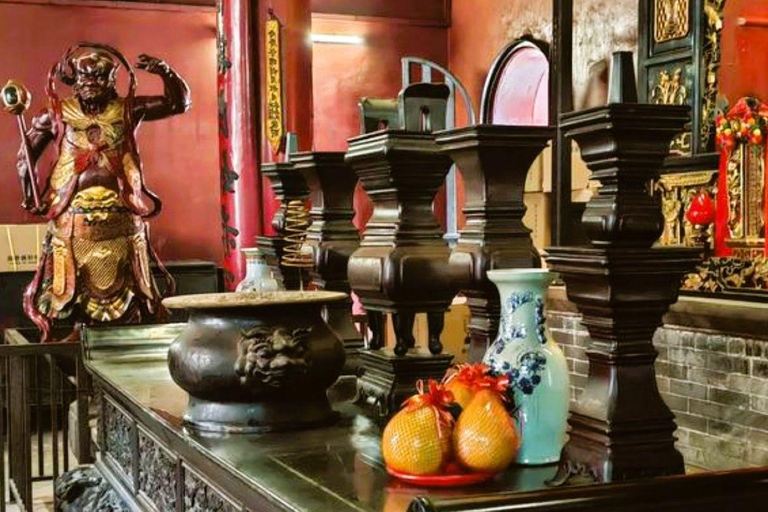 Macau: Private Tour with Red Panda and Fun Vegetarian Lunch