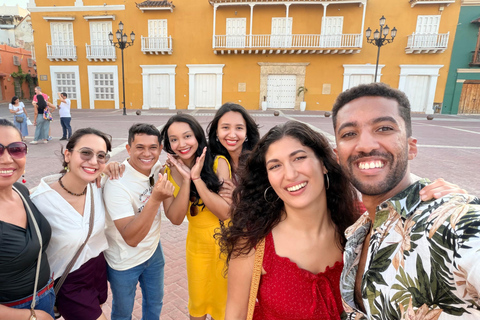 Cartagena: Walking tour & Sunset Pirate Ship Cruise