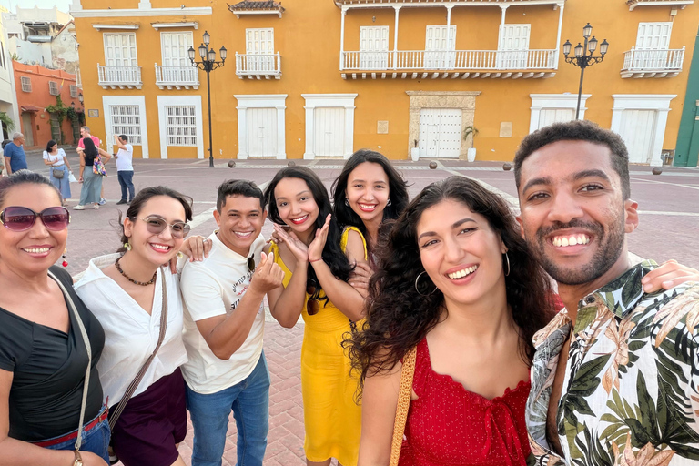 Cartagena: Walking tour & Sunset Pirate Ship Cruise
