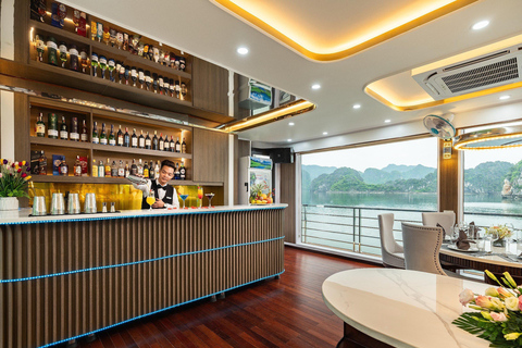 Hanoi: Halong Bay Day Tour with 5-star Cruise & Transfer