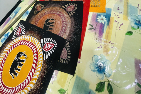 Giriulla: Batik Factory Tour with Ceylon Tea and Sweets