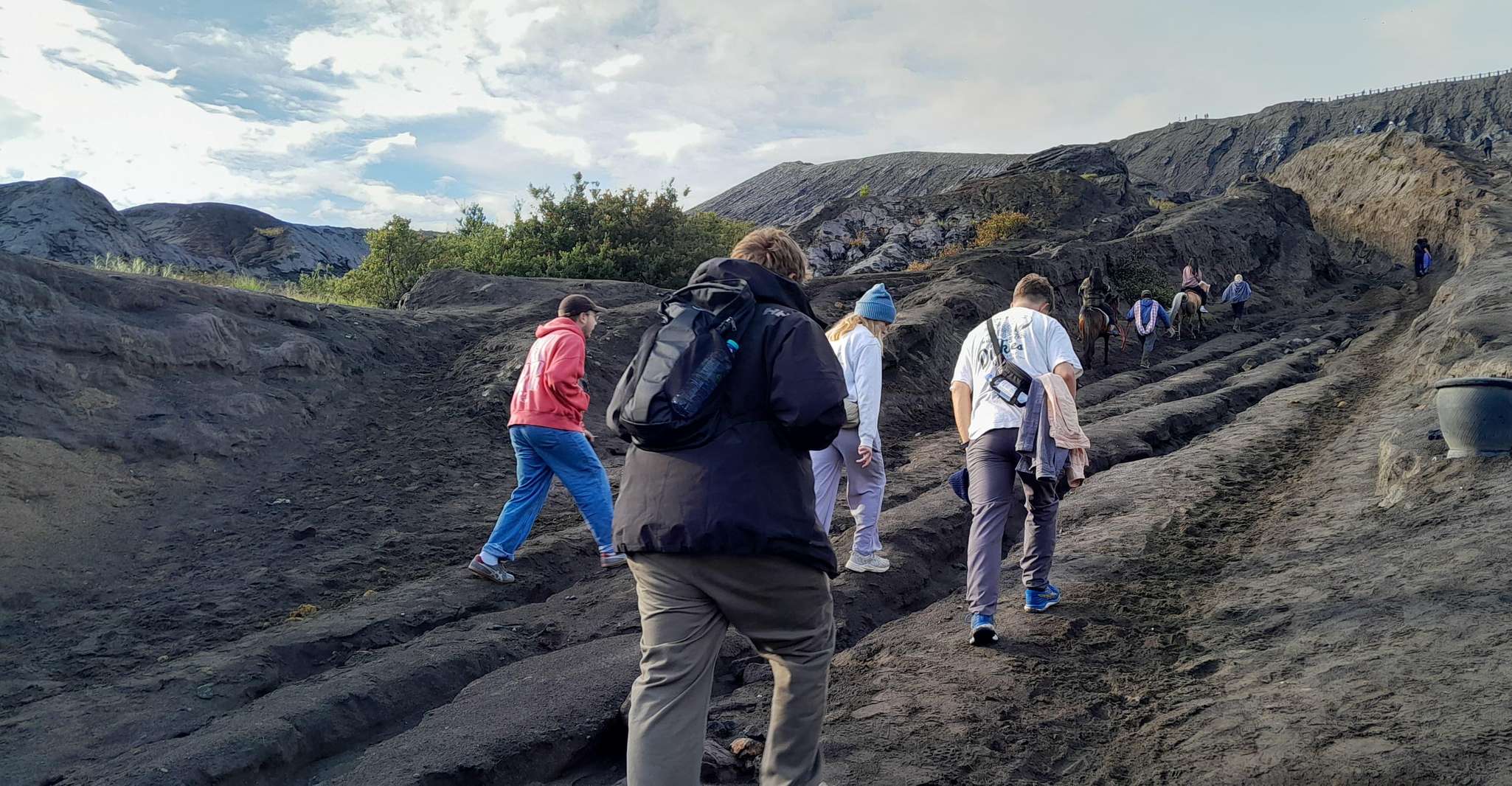 Surabaya or Malang: Mount Bromo Sunrise Share Guided Tour photo 7