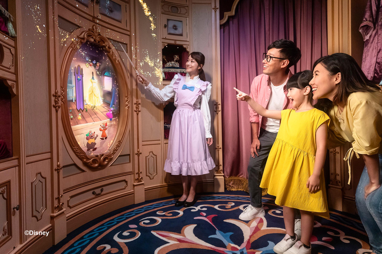 HK Disneyland: Makijaż księżniczki wykonany przez Bibbidi Bobbidi BoutiquePark Disneyland w Hongkongu: Pakiet Królewski