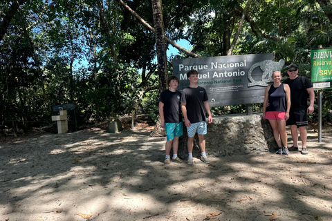 San José: Manuel Antonio National Park Tour with Lunch