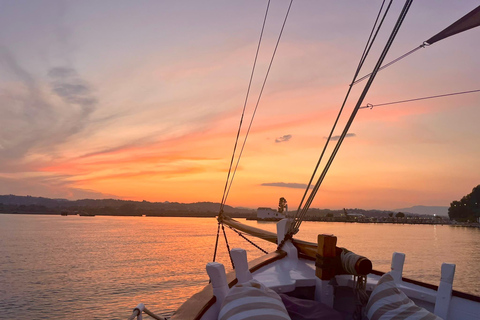 Corfou : Croisière au coucher du soleil sur un voilier traditionnel en bois