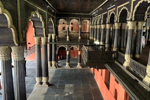 Bangalore: Walking Tour of Historic Forts, Palaces &amp; Markets