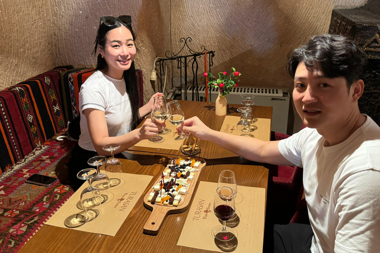 Cappadocia: Tour privato di degustazione di vini con spuntini