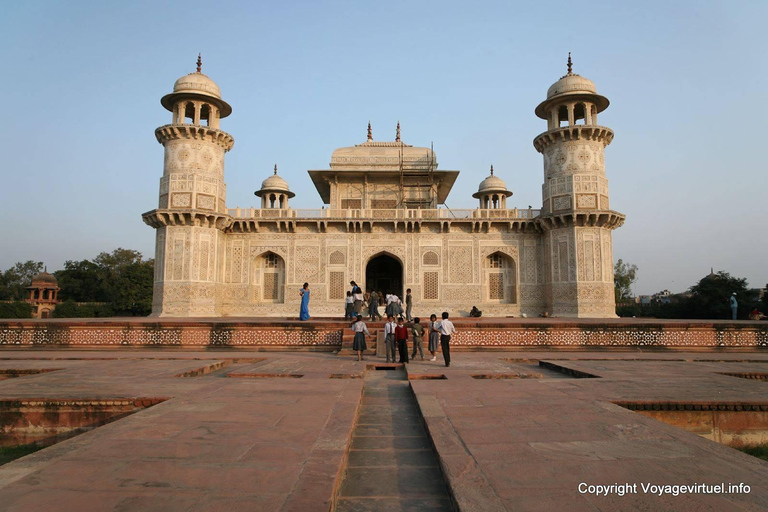 Vanuit Delhi: 8-daagse rondreis door de Gouden Driehoek met Varanasi