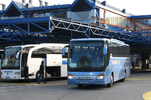 Depuis Zagreb : Lacs de Plitvice Transfert aller-retour en bus confortDes lacs de Plitvice à Zagreb