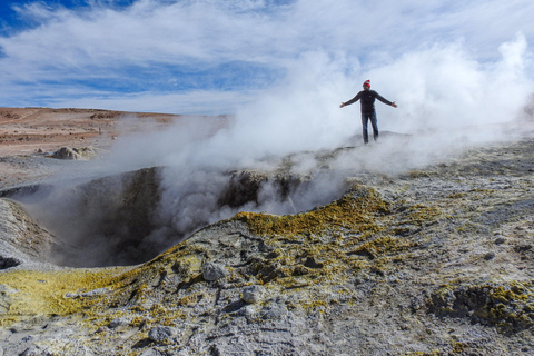 La Paz: 4-Day Uyuni Salt Flats to San Pedro de Atacama ENGLISH-SPEAKING GUIDE