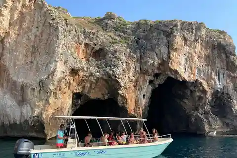 Snorkeling e tour in barca alle grotte del Salento