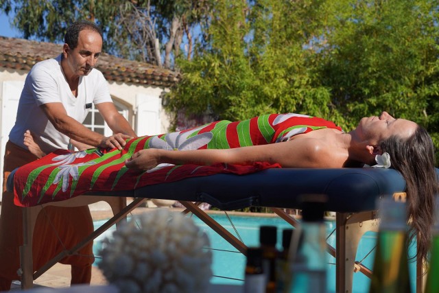 Visit Nice Hawaiian Duo Massage Experience in Saint-Tropez