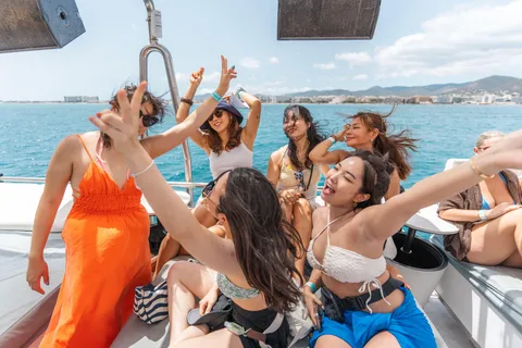 Ibiza: Formentera Secret Beaches Half-Day VIP Cruise