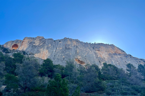 Alicante: Canelobre Caves and Busot - Car Transfer