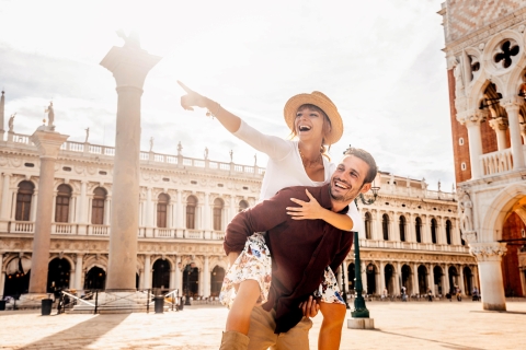 Wenecja: CityPass 30+ atrakcji, przejażdżki gondolą i wycieczki z przewodnikiemKarta miejska obejmująca 7-dniowy transport publiczny