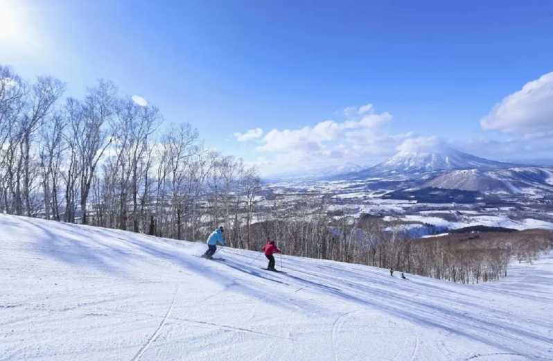 Hokkaido: Sapporo Ski Resort Day Trip with Gear Rental